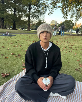Wool V-neck knit