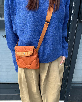 V-neck basic knit