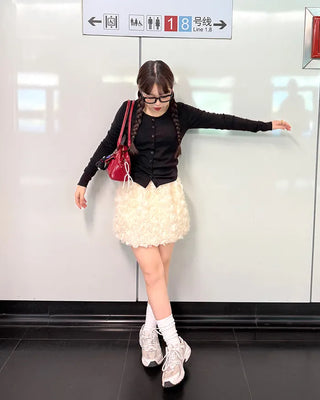 Round button cardigan