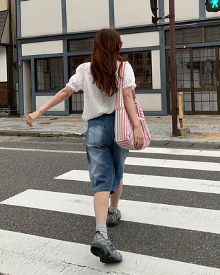 Back-button Bermuda shorts