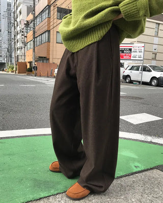 One-pleat slacks