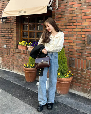 Round lace collar blouse