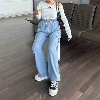Cargo pants with slanted pockets