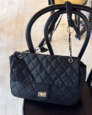 Quilted chain shoulder bag