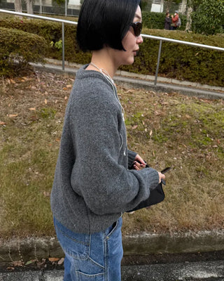 Simple brushed-back round neck long-sleeve T-shirt