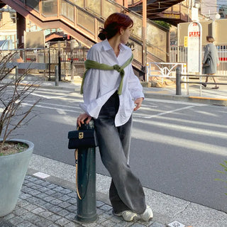Loose-collar shirt