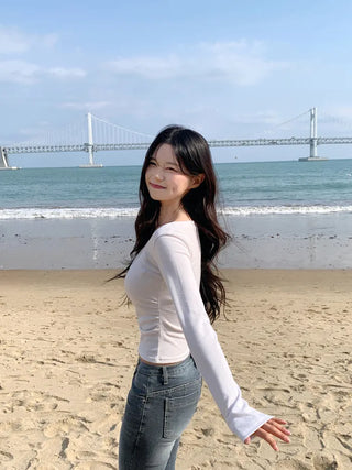 U-neck shirred long-sleeved T-shirt