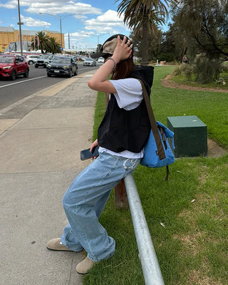 Back lettering denim pants