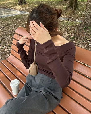 Off-shoulder slim-fit long t-shirt