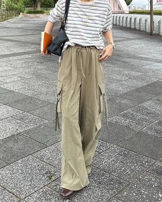 Wide cargo pants