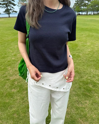 Semi-cropped short-sleeve T-shirt