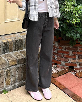 Basic straight-leg denim