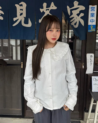 Big collar frill blouse