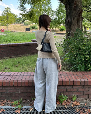 Side-tuck wide sweatpants