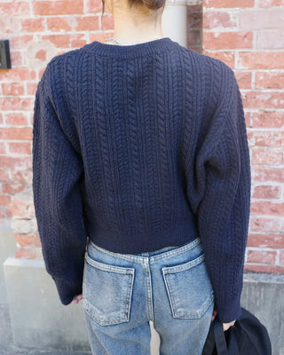 Cropped round knit