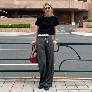 Round cropped short-sleeved T-shirt