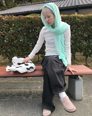Simple color scarf