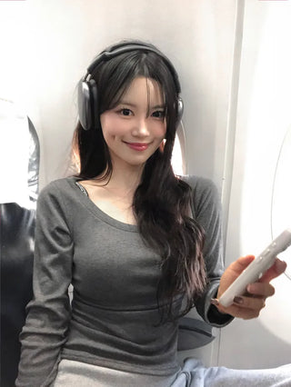 U-neck shirred long-sleeved T-shirt