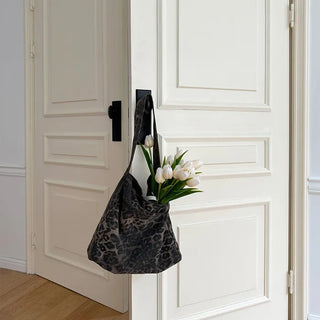 Leopard wash shoulder bag