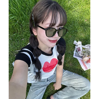 Pointed sunglasses
