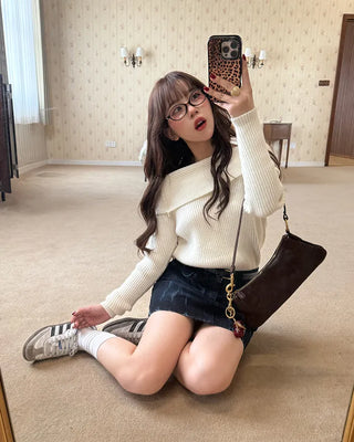 Off-shoulder loose-fit knit