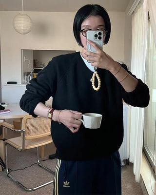 Loose-fit V-neck knit