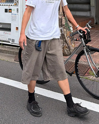 Wide side pocket shorts