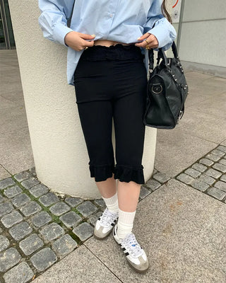 Frill Capri Pants