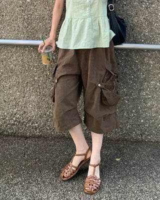 Wide cargo shorts