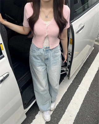 Wide-leg denim jeans with rear pockets