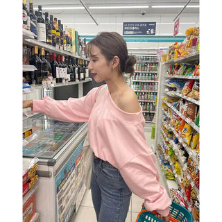 Off-shoulder cropped sweatshirt