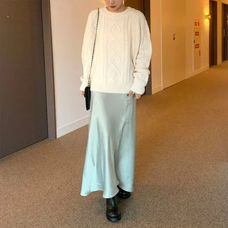 Cable knit round neck sweater