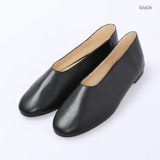 Basic flat shoes