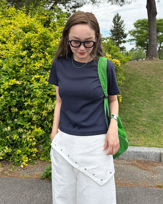 Semi-cropped short-sleeve T-shirt