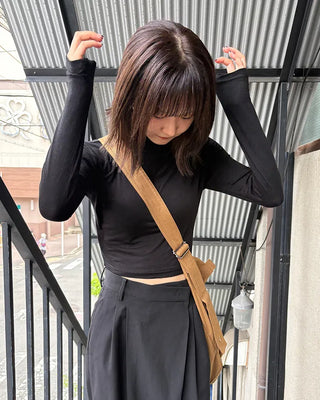 Cropped basic turtleneck T-shirt