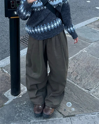 Cotton two-pleat wide-leg pants with key loop.