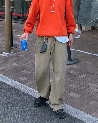 Curved cotton pants