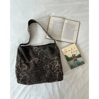 Leopard wash shoulder bag