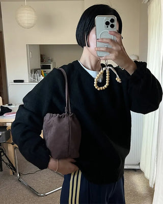 Loose-fit V-neck knit