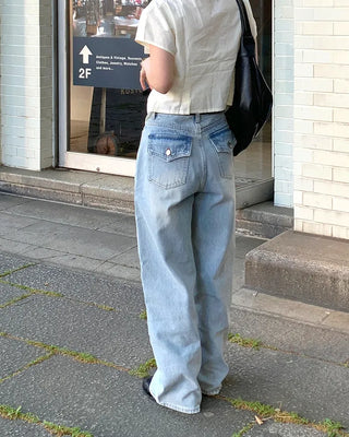 Wide-leg denim jeans with rear pockets