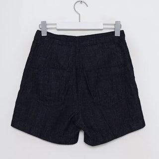 Short denim pants