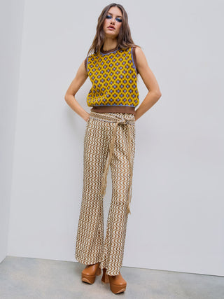 Geometric Contrasting Binding Knitted Crop Vest