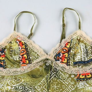 V neck lace hem contrast cami top