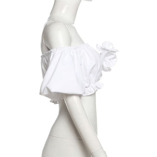 Off shoulder ruched flower applique crop top