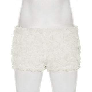 Flower applique low rise short pant