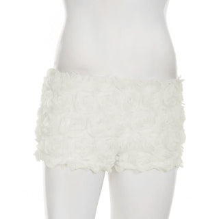 Flower applique low rise short pant
