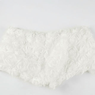 Flower applique low rise short pant