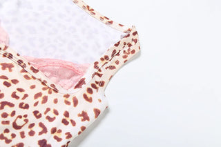 Lace hem leopard print v neck contrast top