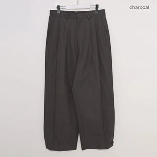 Deep pintuck line cotton pants