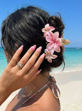 FLORAL HAIR CLAW